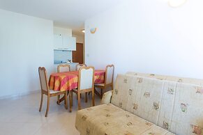 Charming Apartments With Private Balcony and City View Seget Donji