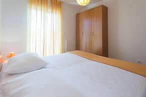 Charming Apartments With Private Balcony and City View Seget Donji