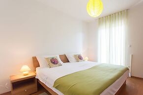 Charming Apartments With Private Balcony and City View Seget Donji