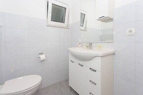 Charming Apartments With Private Balcony and City View Seget Donji