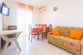 Charming Apartments With Private Balcony and City View Seget Donji