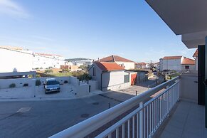 Charming Apartments With Private Balcony and City View Seget Donji