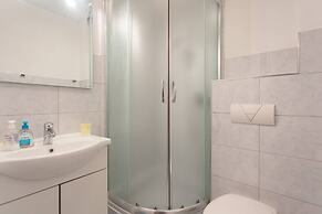 Charming Apartments With Private Balcony and City View Seget Donji