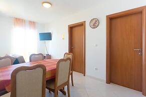 Charming Apartments With Private Balcony and City View Seget Donji