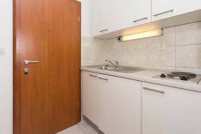 Charming Apartments With Private Balcony and City View Seget Donji