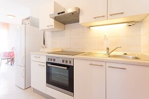 Charming Apartments With Private Balcony and City View Seget Donji