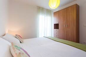 Charming Apartments With Private Balcony and City View Seget Donji