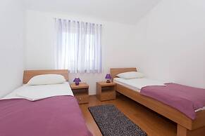 Charming Apartments With Private Balcony and City View Seget Donji