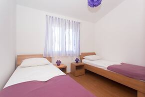 Charming Apartments With Private Balcony and City View Seget Donji