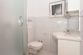 Charming Apartments With Private Balcony and City View Seget Donji