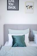 Elegant Tranquil Okrug Gornji Apartments