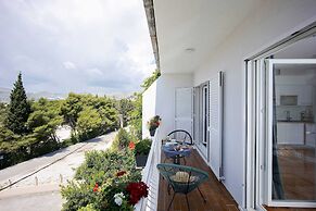 Elegant Tranquil Okrug Gornji Apartments