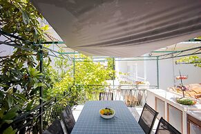 Elegant Tranquil Okrug Gornji Apartments