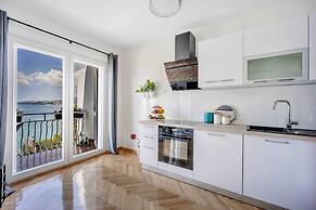 Elegant Tranquil Okrug Gornji Apartments