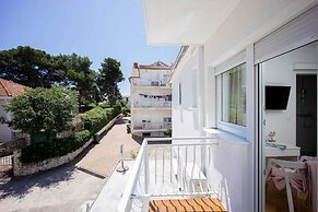 Elegant Tranquil Okrug Gornji Apartments