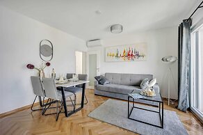 Elegant Tranquil Okrug Gornji Apartments