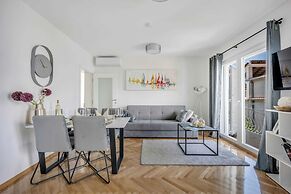 Elegant Tranquil Okrug Gornji Apartments