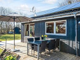 6 Person Holiday Home in Oster Assels