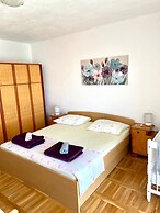 Cozy Necujam Apartments With Sea View