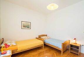 Comfortable Kastel Stafilic Apartment With Balcony