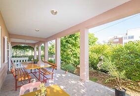 Comfortable Kastel Stafilic Apartment With Balcony