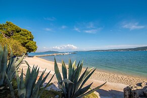 Comfortable Kastel Stafilic Apartment With Balcony