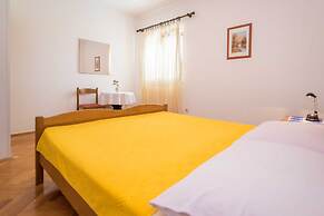 Comfortable Kastel Stafilic Apartment With Balcony