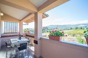 Comfortable Kastel Stafilic Apartment With Balcony