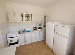 Spacious Beachfront Apartment Ciovo