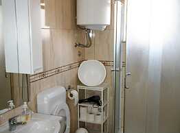 Spacious Beachfront Apartment Ciovo