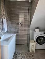 Elegant Trogir Apartment With Garden Terrace