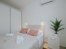 Scenic Sea View Apartment Trogir