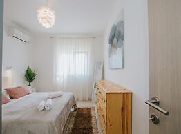 Scenic Sea View Apartment Trogir