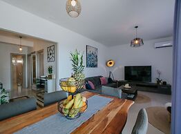 Scenic Sea View Apartment Trogir