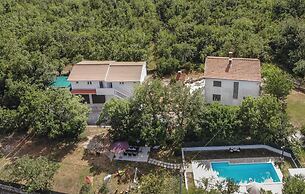 Spacious Prgomet Retreat With Private Pool, Fitness Centre, and Garden