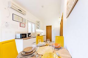 Spacious Prgomet Retreat With Private Pool, Fitness Centre, and Garden