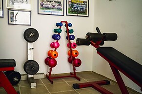 Spacious Prgomet Retreat With Private Pool, Fitness Centre, and Garden