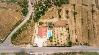 Secluded Holiday Home With Pool and Hot Tub