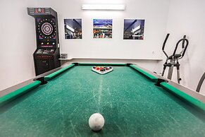 Secluded Holiday Home With Pool and Hot Tub