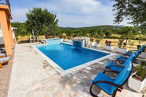 Secluded Holiday Home With Pool and Hot Tub