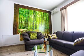 Secluded Holiday Home With Pool and Hot Tub