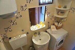 Modern Trogir Apartment With Private Patio, Bbq, and Close to Beach