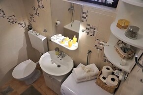 Modern Trogir Apartment With Private Patio, Bbq, and Close to Beach