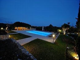 Exquisite Villa With Views