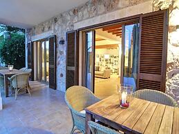 Exquisite Villa With Views