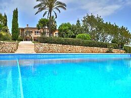 Exquisite Villa With Views