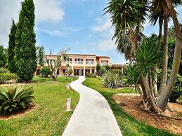 Exquisite Villa With Views