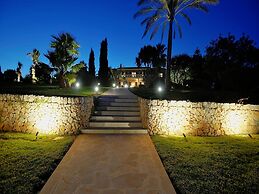 Exquisite Villa With Views