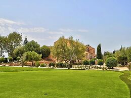 Exquisite Villa With Views