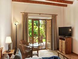 Exquisite Villa With Views